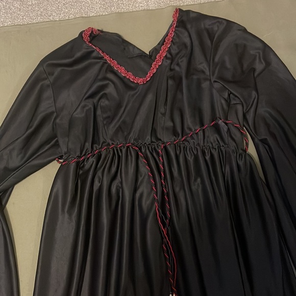 SPIRIT HALLOWEEN. V Neck Long costume womens DRESS size 16W -20W “ - Picture 12 of 15